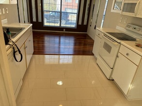 Room in House on Klondike River Rd in Stonecrest, GA - Foto de edificio - Building Photo