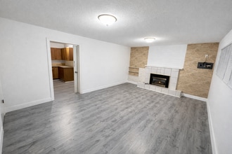 32438 Hillcrest Ave in Abbotsford, BC - Building Photo - Building Photo