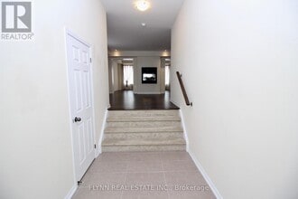 8444 Elderberry Dr in Niagara Falls, ON - Building Photo - Building Photo