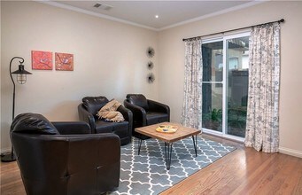 909 N Santa Anita Ave, Unit Main in Arcadia, CA - Foto de edificio - Building Photo