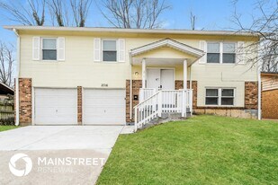2316 Kingsford Dr in Florissant, MO - Building Photo