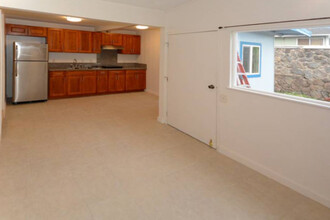 45-244 Wena St, Unit 2 bedroom Back in Kaneohe, HI - Foto de edificio - Building Photo