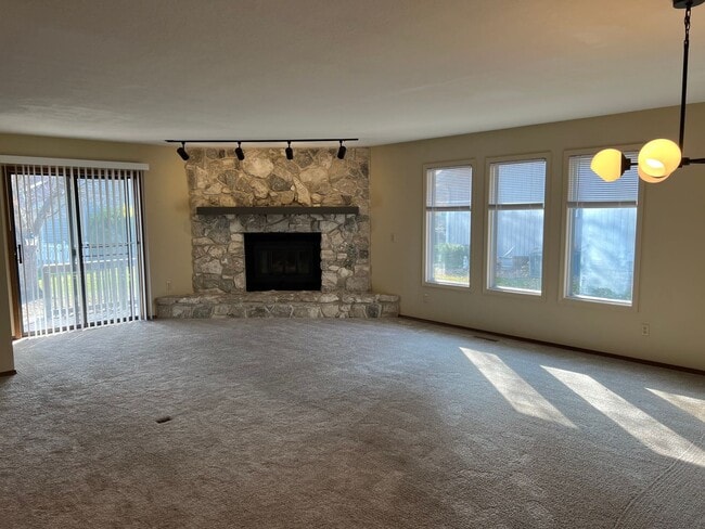 2140 E Wornall Pl in Springfield, MO - Building Photo - Building Photo