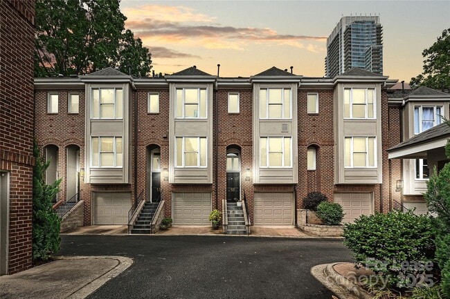 property at 343 W 7th St