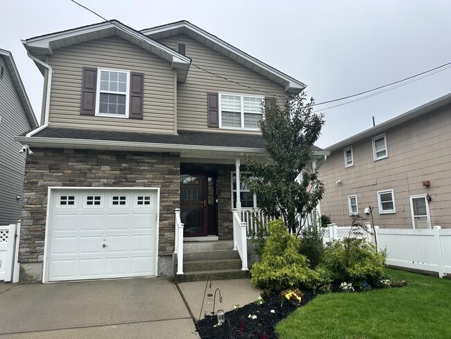 property at 1515 Sweetwater Ave