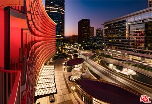 2025 Ave of the Stars in Los Angeles, CA - Building Photo