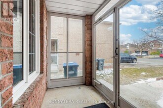 5359 Bullrush Dr in Mississauga, ON - Building Photo - Building Photo