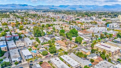 14739 Delano St in Van Nuys, CA - Building Photo - Building Photo