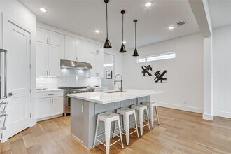 7818 Janak Dr in Houston, TX - Building Photo - Building Photo