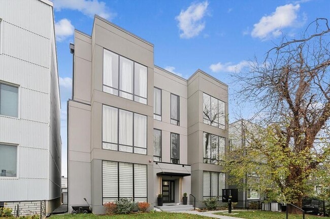 property at 517 Montana Ave NE