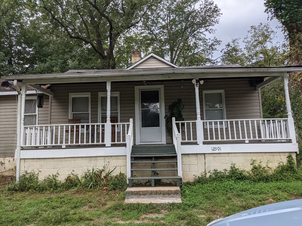 12501 Brandywine Rd in Brandywine, MD - Foto de edificio