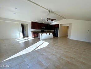 7635 Souverain Ln in Reno, NV - Foto de edificio - Building Photo