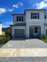 4619 NW 118th Ave in Coral Springs, FL - Building Photo