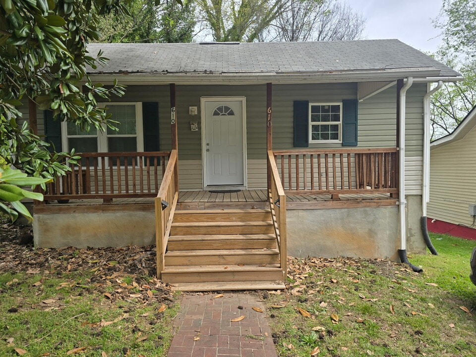610 Henry St in Danville, VA - Building Photo