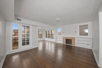 6541 S Woodlawn Ave in Chicago, IL - Foto de edificio - Building Photo