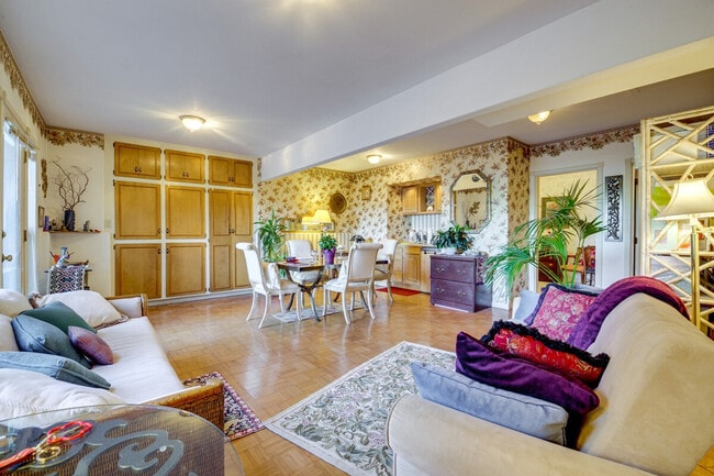 property at 1421 Landes St