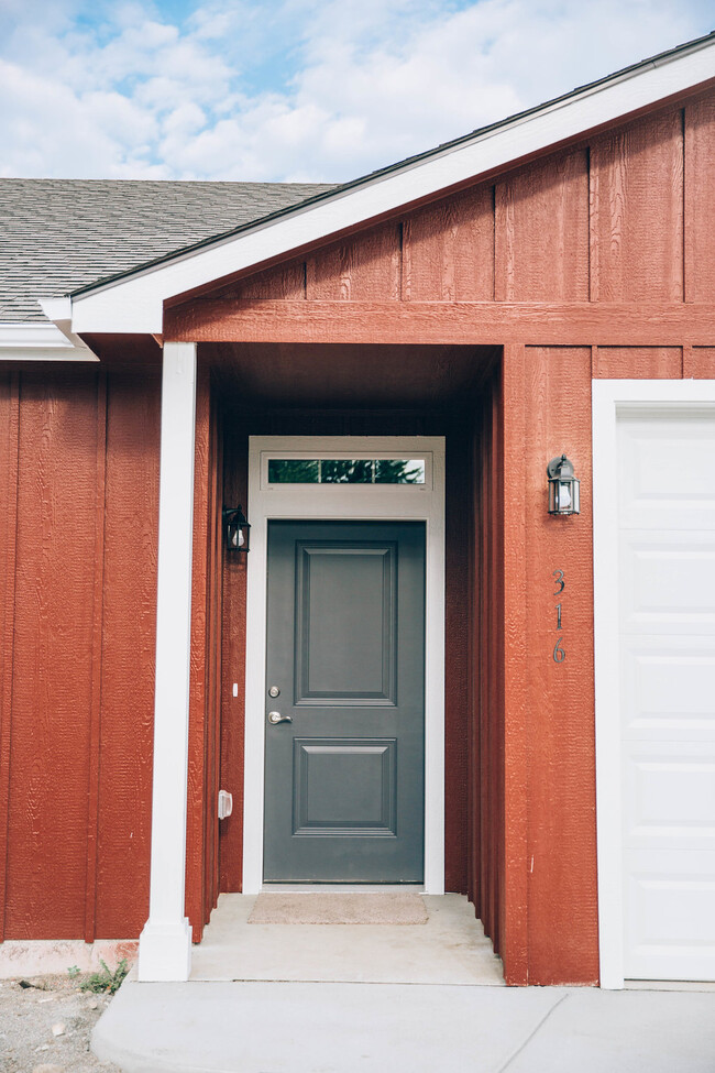 316 S Marigold Ln in Spokane Valley, WA - Foto de edificio - Building Photo