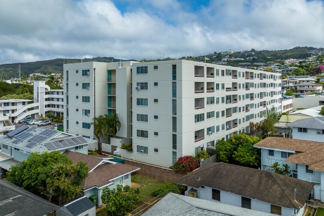 1555 Pohaku St in Honolulu, HI - Foto de edificio