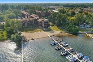 450 N Main St, Unit S103 in Wauconda, IL - Building Photo - Building Photo