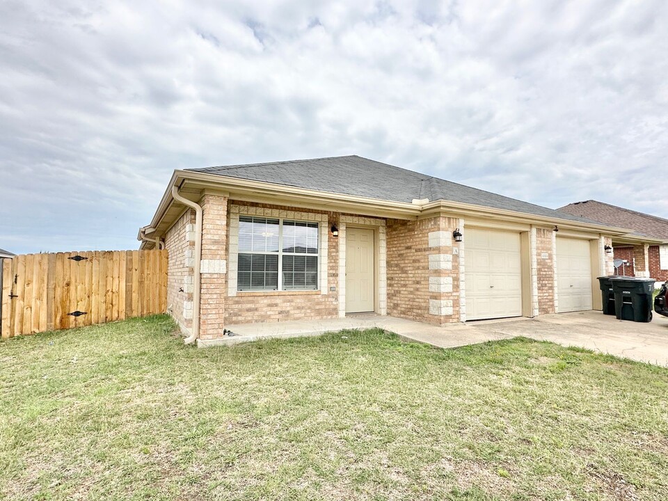 4304 Elms Run Cir in Killeen, TX - Building Photo