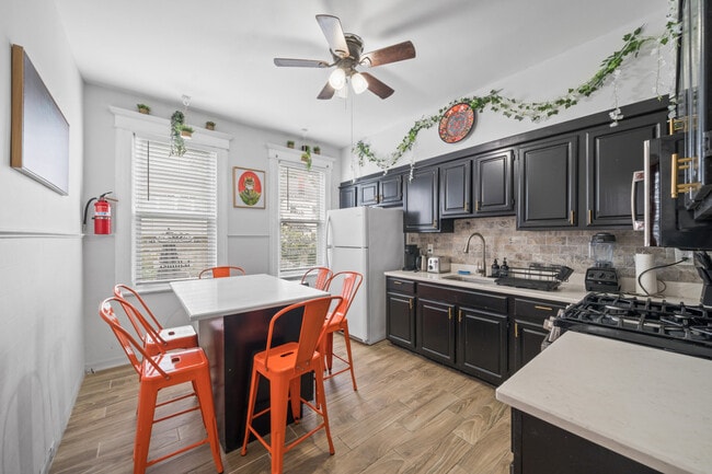 84 W 42nd St in Bayonne, NJ - Building Photo - Building Photo