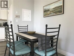 98 Lorne Crescent in Brantford, ON - Building Photo - Building Photo