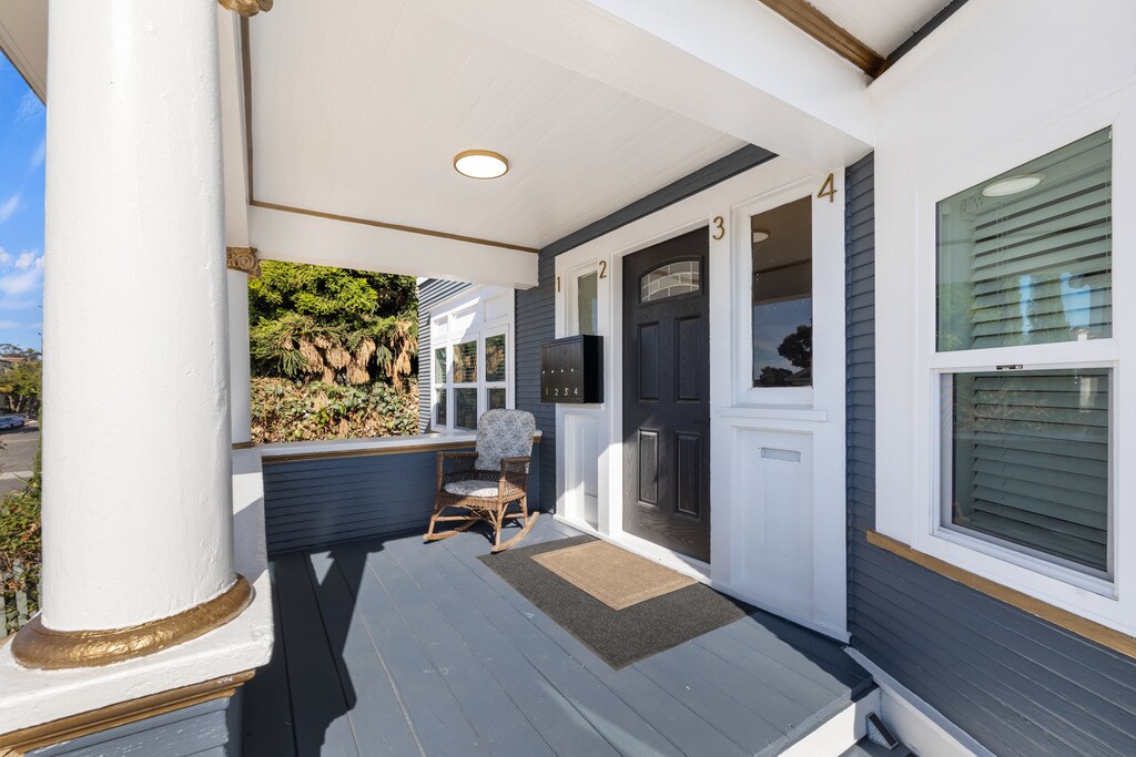 1055 21st St in San Diego, CA - Building Photo