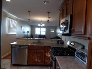 7 S Decatur Ave in Margate City, NJ - Building Photo - Building Photo