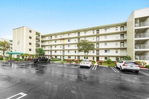 2230 N Cypress Bend Dr in Pompano Beach, FL - Building Photo