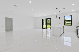 3304 67th St W in Lehigh Acres, FL - Building Photo - Building Photo