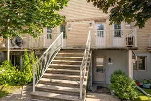 6935 Marie-Guyart Rue in Montréal, QC - Building Photo