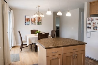 3923 W Quigley Dr in Denver, CO - Building Photo - Building Photo