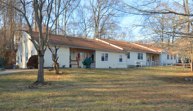 Mystic River Homes & Mys River Hms Congregate in Groton, CT - Building Photo - Building Photo