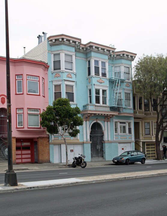 545 Guerrero St in San Francisco, CA - Building Photo