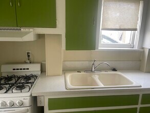 2528 1/2 Madison Ave in San Diego, CA - Building Photo - Building Photo
