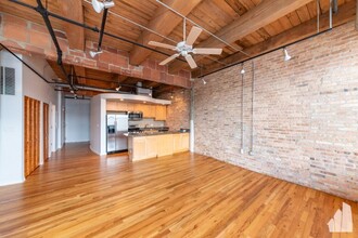 2310 S Canal St in Chicago, IL - Building Photo - Building Photo