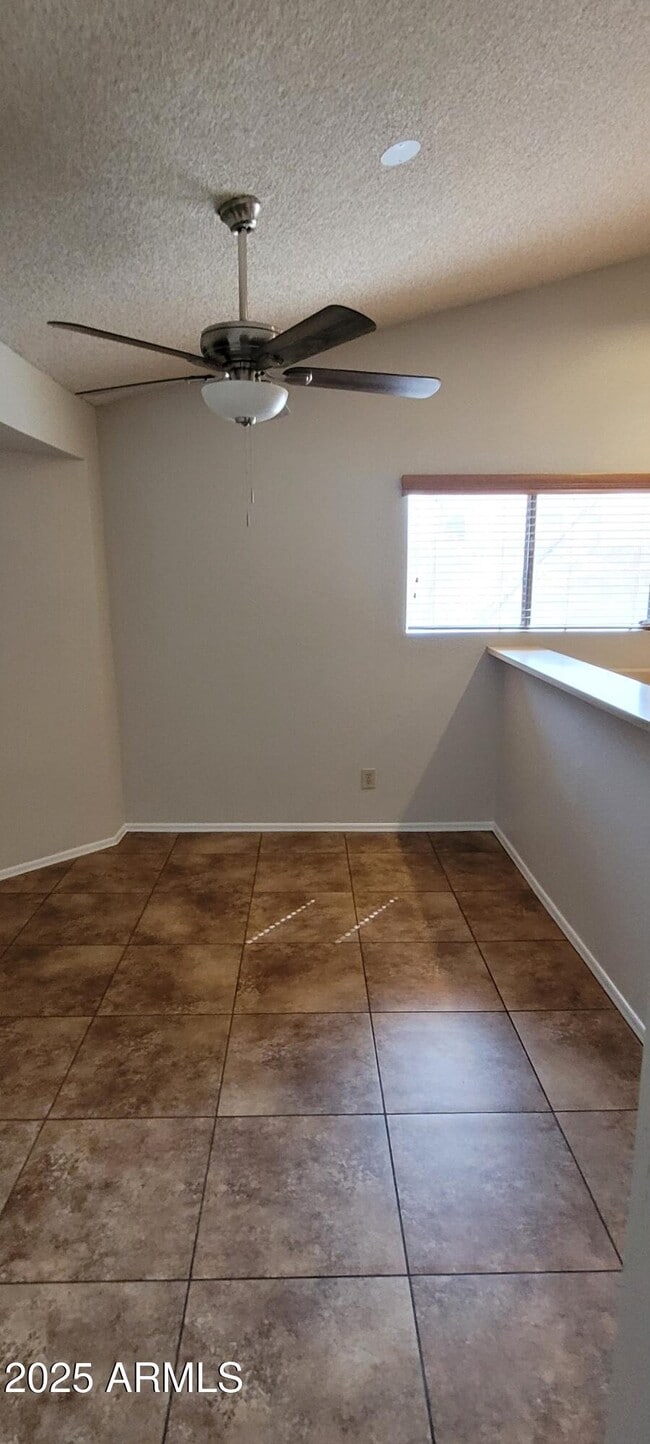 5610 E Elmwood St in Mesa, AZ - Foto de edificio - Building Photo