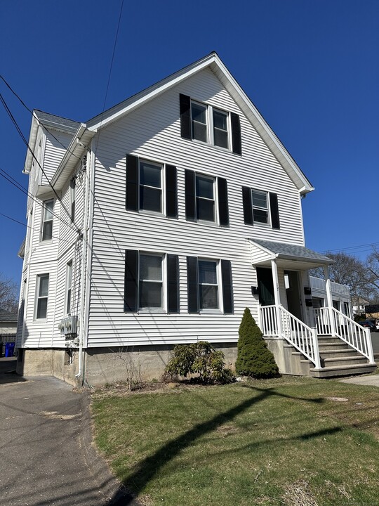 15-17 Nesbit Ave in West Hartford, CT - Building Photo