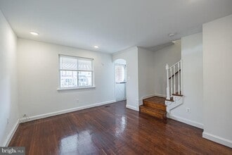 156 Wesmond Dr in Alexandria, VA - Building Photo - Building Photo