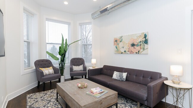 1458 W Pensacola Ave in Chicago, IL - Building Photo - Building Photo