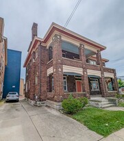 89 W McMillan St, Unit 1st Floor in Cincinnati, OH - Building Photo