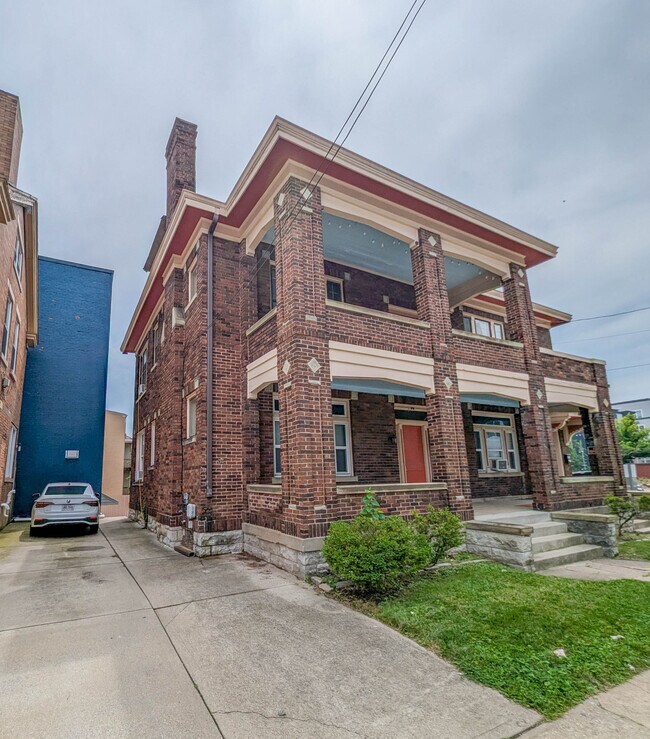 89 W McMillan St, Unit 1st Floor