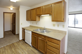 Hawken Ridge Apartments in Bismarck, ND - Building Photo - Interior Photo