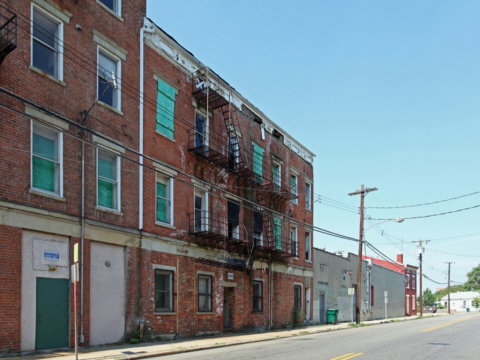 289 W McMicken Ave in Cincinnati, OH - Building Photo