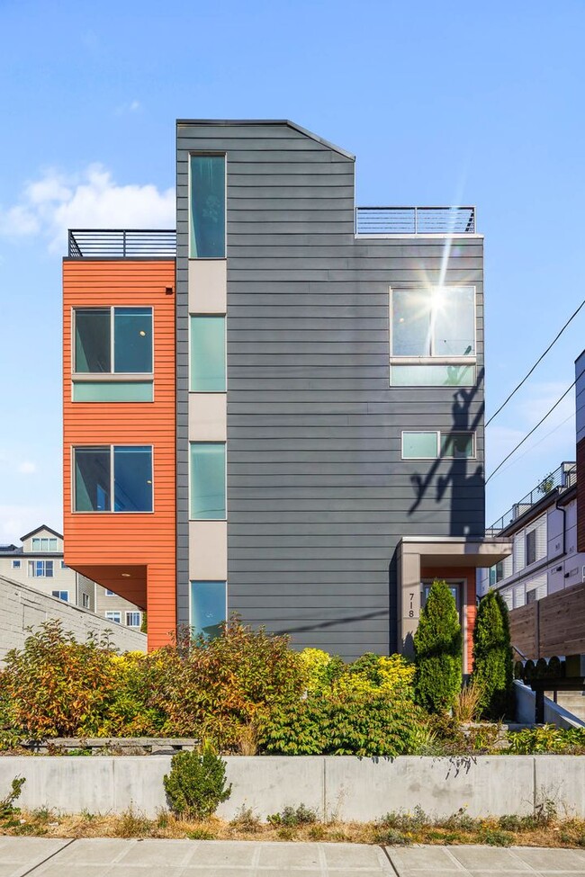 property at 718 N Allen Pl
