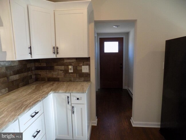 114 N Penrose St in Quakertown, PA - Building Photo - Building Photo