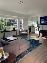 9042 Carson St, Unit 9042 in Culver City, CA - Building Photo - Building Photo