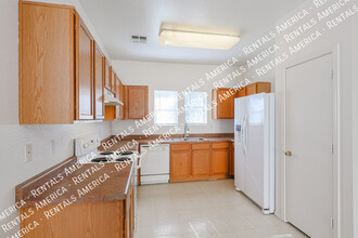 9412 W Jamestown Rd in Phoenix, AZ - Building Photo - Building Photo