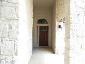 1217 Peregrine Way in Leander, TX - Building Photo - Building Photo