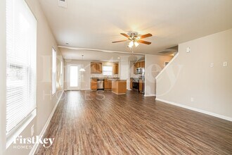 4300 Oak Pointe Dr in Winston-Salem, NC - Building Photo - Building Photo